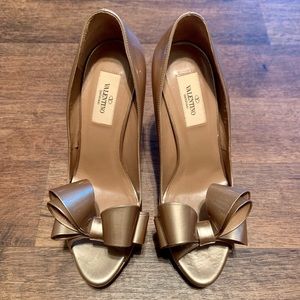 Valentino Garavani Bow Peep Pumps - 38/8 LNWOT